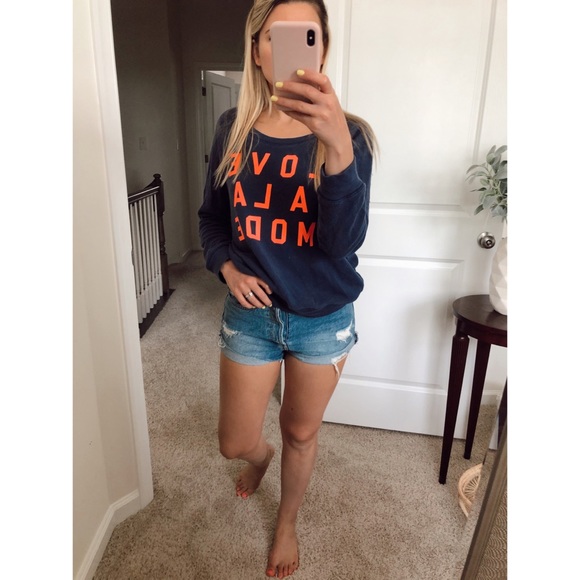 *SOLD* VS “Love A La Mode” Sweatshirt - Picture 2 of 3